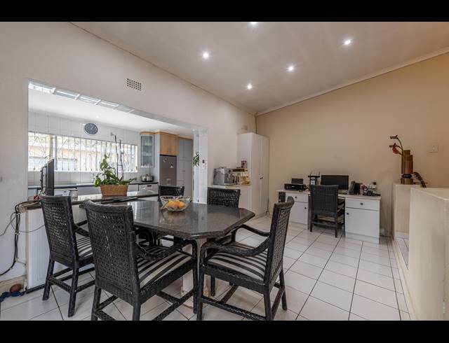 4 BEDROOM HOUSE FOR SALE IN REGENTS PARK